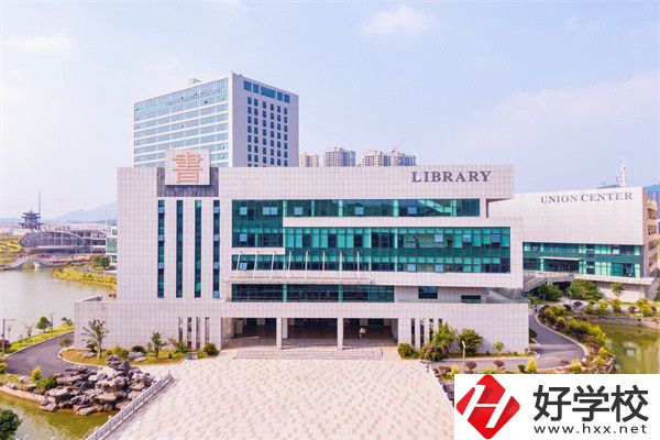 在湖南學外語可以讀什么職校？最新招生要求是什么？