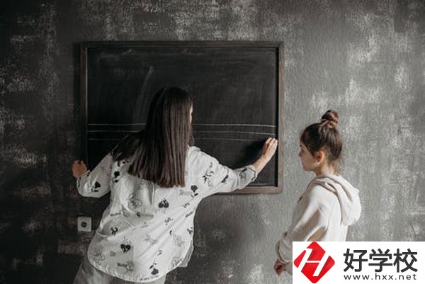 湖南省商業(yè)職業(yè)中等專業(yè)學(xué)校怎么樣？宿舍怎么樣？