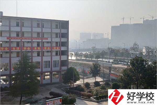 武岡市環(huán)球職業(yè)技術(shù)學(xué)校教學(xué)樓