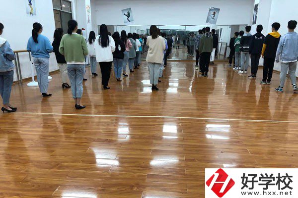 婁底市文德信息工程職業(yè)學(xué)校實(shí)訓(xùn)室