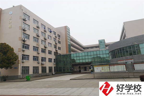 湖南想學(xué)UI推薦哪些中職？學(xué)校就業(yè)如何？