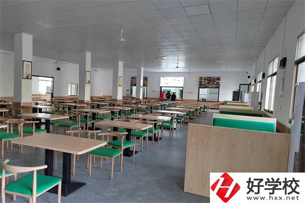 益陽(yáng)哪些中職學(xué)校開(kāi)設(shè)音樂(lè)相關(guān)專業(yè)？學(xué)費(fèi)貴不貴？